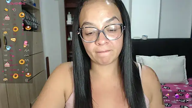 Snapshot of miia-big1boobs_ chatting on February 25, 10:29 pm miia-big1boobs online show from February 25, 10:29 pm