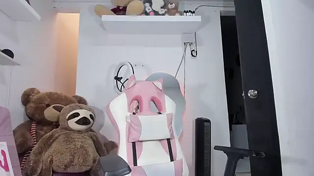 emily palmeer online show from January 8, 11:32 am