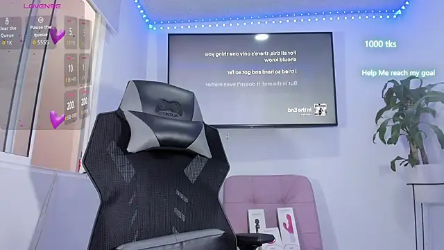 emily palmeer online show from October 18, 11:33 am