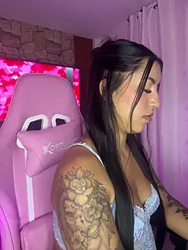 Tamara Roberts1 online show from February 1, 2:05 am