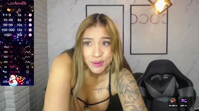 Snapshot of _Charlotte_v chatting on January 4, 1:10 am Charlotte v online show from January 4, 1:10 am