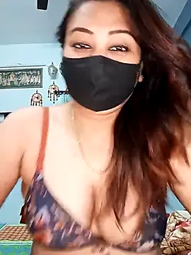 Cute-mona online show from February 14, 8:15 pm