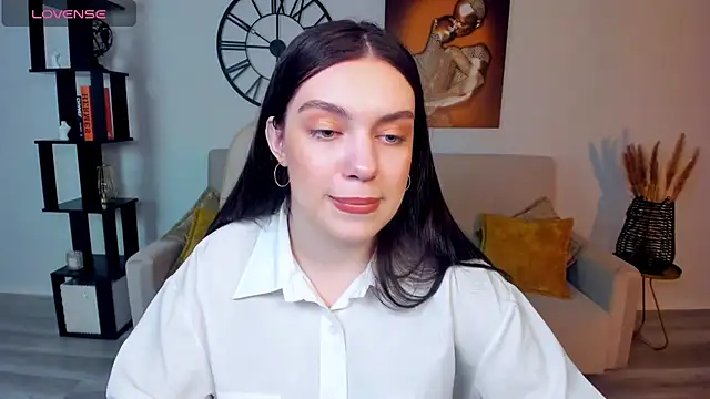 DaniellaLovely online show from March 12, 11:20 am