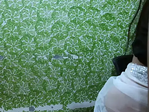 cutie-pie8 online show from September 18, 6:43 pm