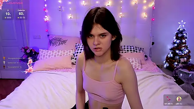 Snapshot of JulieTaylors chatting on December 12, 5:15 pm JulieTaylors online show from December 12, 5:15 pm