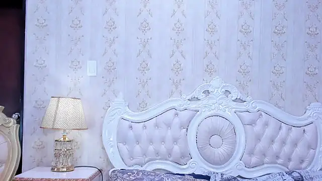 TiaraRosse online show from February 11, 11:43 am