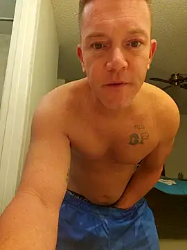 Snapshot of Bigtater1999 chatting on October 2, 1:34 am Bigtater1999 online show from October 2, 1:34 am