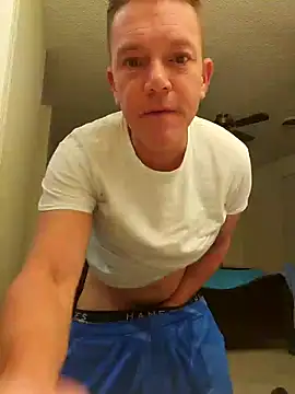 Snapshot of Bigtater1999 chatting on October 8, 11:24 pm Bigtater1999 online show from October 8, 11:24 pm