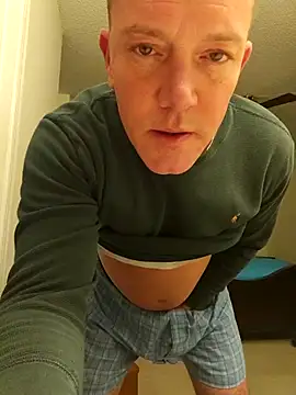 Snapshot of Bigtater1999 chatting on December 15, 11:53 pm Bigtater1999 online show from December 15, 11:53 pm