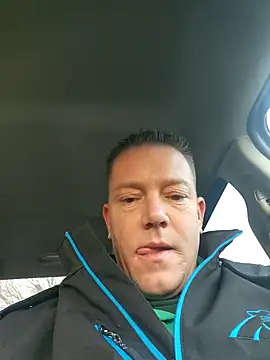 Snapshot of Bigtater1999 chatting on December 16, 12:43 pm Bigtater1999 online show from December 16, 12:43 pm