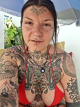 Snapshot of lizzardqueeen chatting on September 23, 1:58 pm lizzardqueeen online show from September 23, 1:58 pm