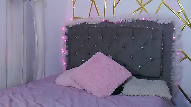 Snapshot of Zara47sweet chatting on November 29, 9:29 pm Zara47sweet online show from November 29, 9:29 pm