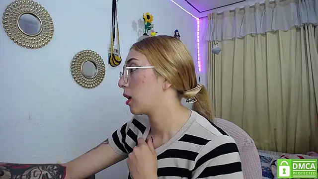 Snapshot of Soffy-brooks chatting on February 13, 5:48 am Soffy-brooks online show from February 13, 5:48 am