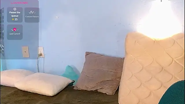 venus swet  online show from September 15, 3:01 pm