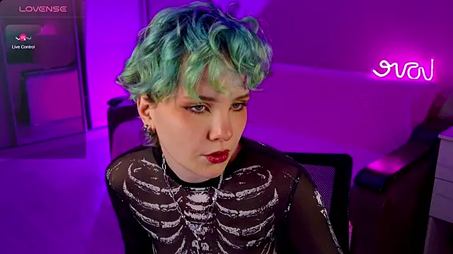 School Love online show from January 4, 4:11 pm