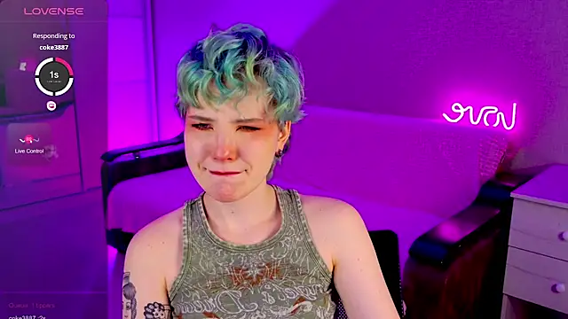 School Love online show from January 6, 1:08 pm