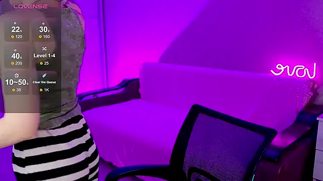 School Love online show from January 19, 1:12 pm