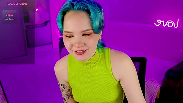 School Love online show from February 7, 4:14 pm