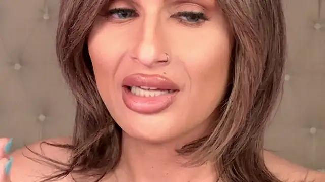 xprettysmilex online show from January 17, 1:36 am