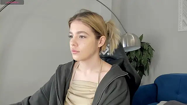 Snapshot of Anna_Robinson chatting on January 6, 1:09 am Anna Robinson online show from January 6, 1:09 am