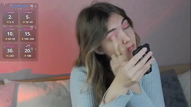 chloi hes online show from December 10, 11:43 am