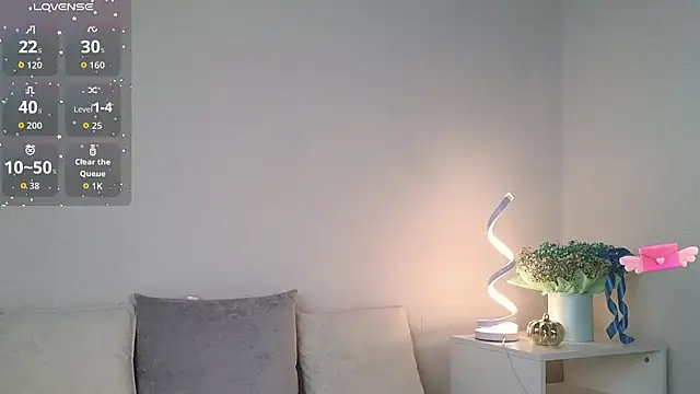 chloi hes online show from October 25, 10:23 am