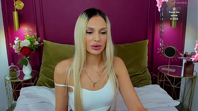 MissLoou online show from February 24, 9:43 am