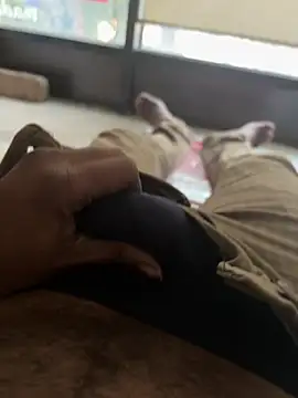 Snapshot of A-mira chatting on March 5, 11:06 am A-mira online show from March 5, 11:06 am