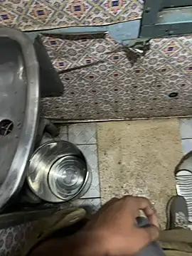 Snapshot of A-mira chatting on March 6, 6:48 pm A-mira online show from March 6, 6:48 pm