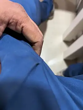 Snapshot of A-mira chatting on March 22, 6:22 am A-mira online show from March 22, 6:22 am