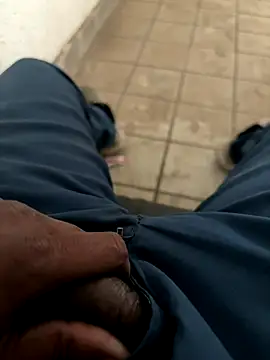 Snapshot of A-mira chatting on October 30, 9:33 am A-mira online show from October 30, 9:33 am