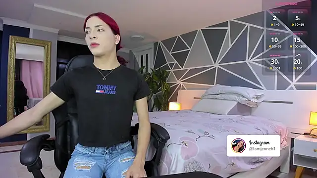 charolbruce 1 online show from October 14, 11:33 am