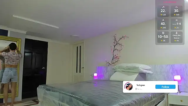 charolbruce 1 online show from November 18, 12:09 pm