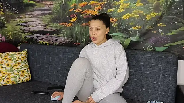 MadameDeFeu online show from October 8, 11:41 am