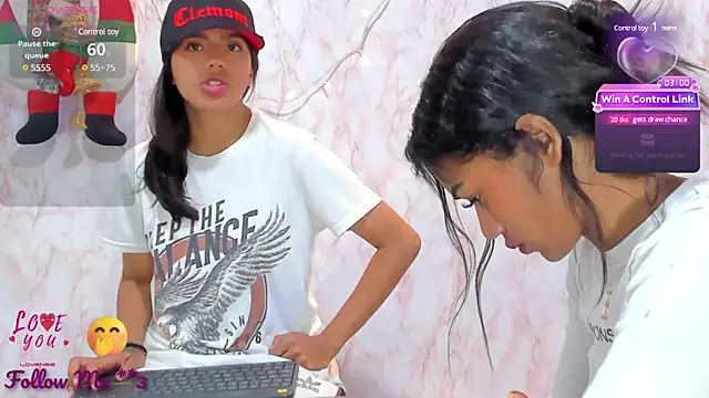 Snapshot of BarbieHotLaura chatting on December 24, 4:40 pm BarbieHotLaura online show from December 24, 4:40 pm