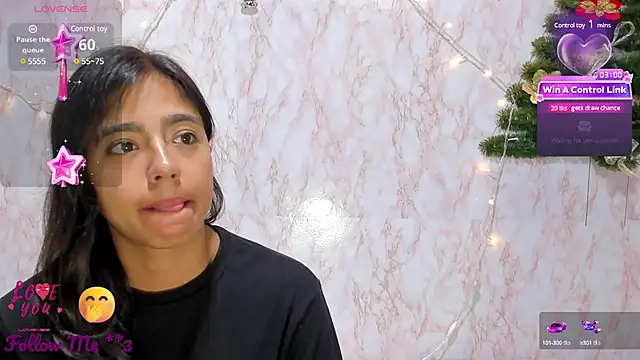 Snapshot of BarbieHotLaura chatting on December 27, 9:43 pm BarbieHotLaura online show from December 27, 9:43 pm