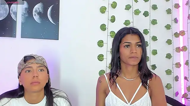 Snapshot of BarbieHotLaura chatting on February 3, 1:41 am BarbieHotLaura online show from February 3, 1:41 am