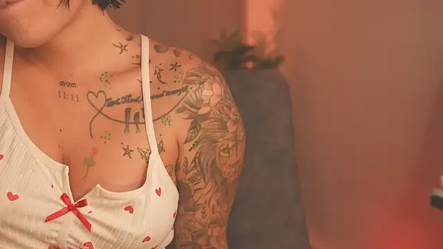 LorenRosse online show from November 23, 11:48 pm