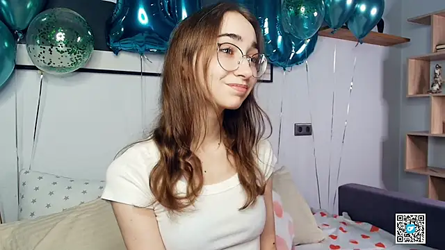 PollyBeev online show from October 12, 7:07 am