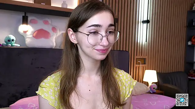 PollyBeev online show from November 8, 6:46 am