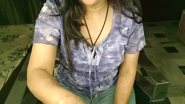 aarushi sharmaa online show from November 17, 3:01 am