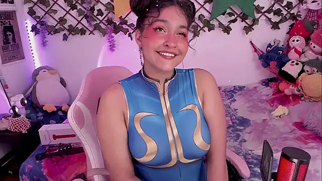 cutepie uwu  online show from December 3, 7:11 pm