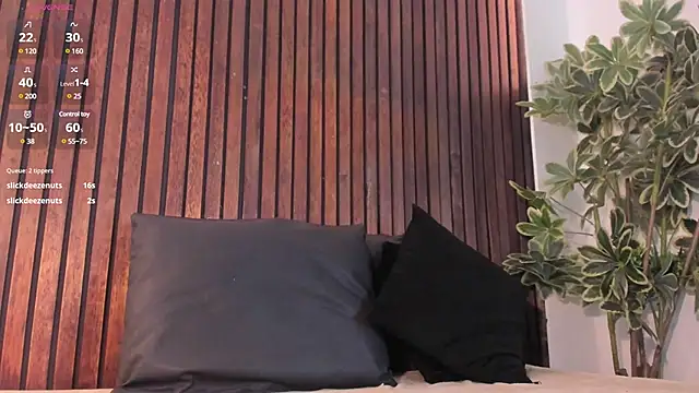 Jennmiiller  online show from January 31, 6:25 pm