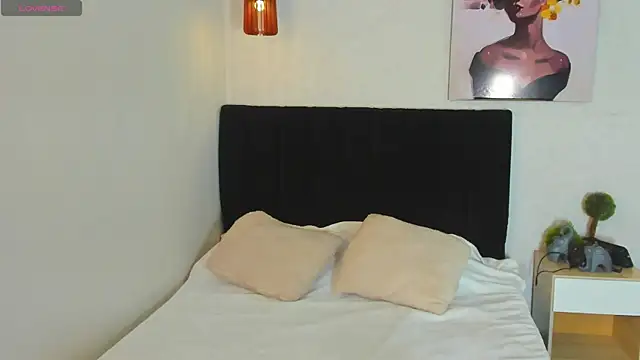 Scarlett  bell online show from September 17, 1:24 pm