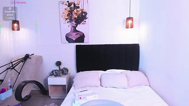 Scarlett  bell online show from September 24, 1:36 pm