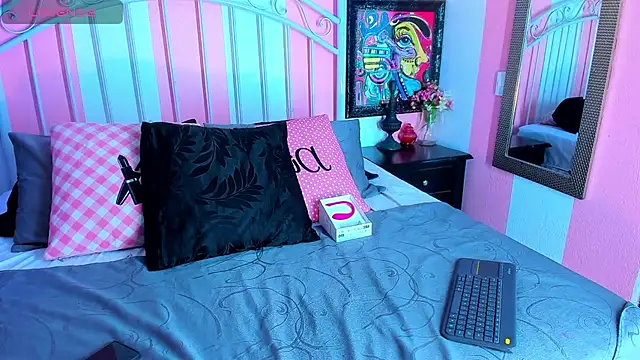 Snapshot of Liah_Grey8 chatting on December 18, 9:18 pm Liah Grey8 online show from December 18, 9:18 pm