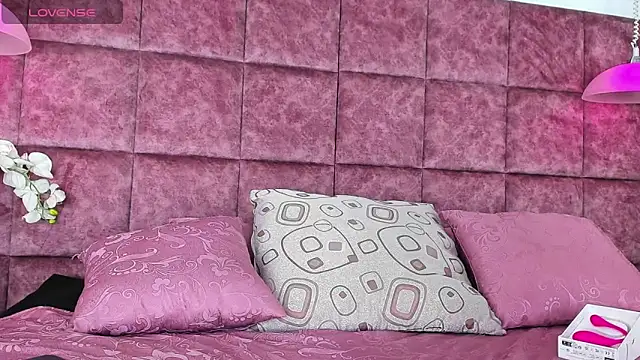 Snapshot of Liah_Grey8 chatting on February 9, 8:45 pm Liah Grey8 online show from February 9, 8:45 pm