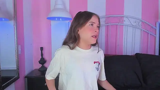 Snapshot of Liah_Grey8 chatting on October 14, 8:53 pm Liah Grey8 online show from October 14, 8:53 pm