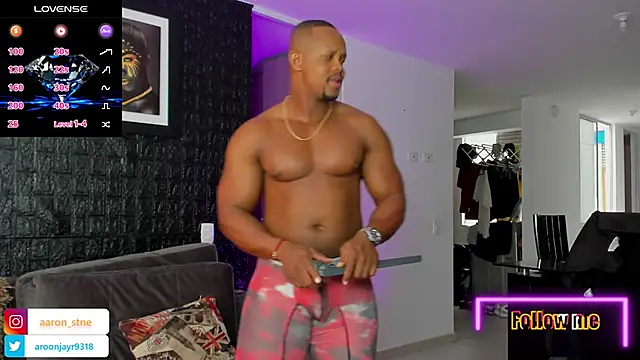 Aaron ST online show from March 5, 8:32 pm