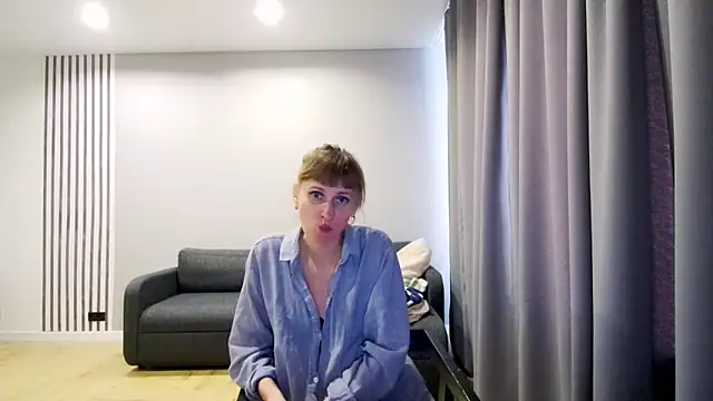 Daniella Lorente online show from February 26, 7:09 am